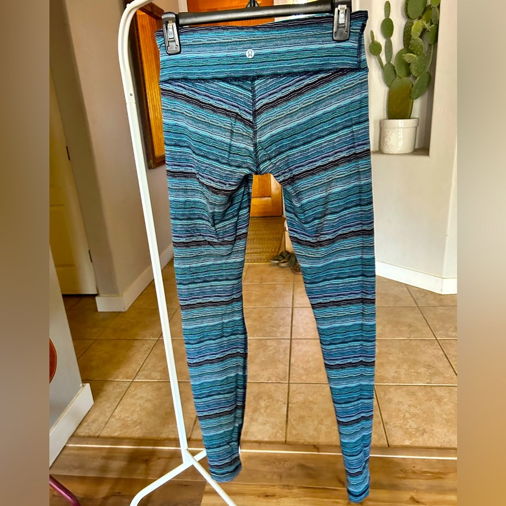 lulu lemon women’s yoga pants size 6